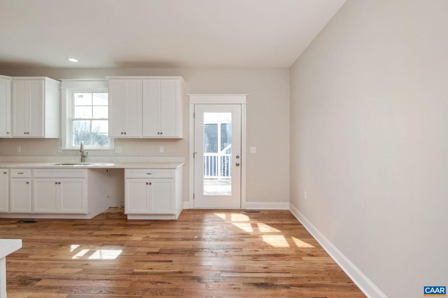 1004 High Point Ct photo 12