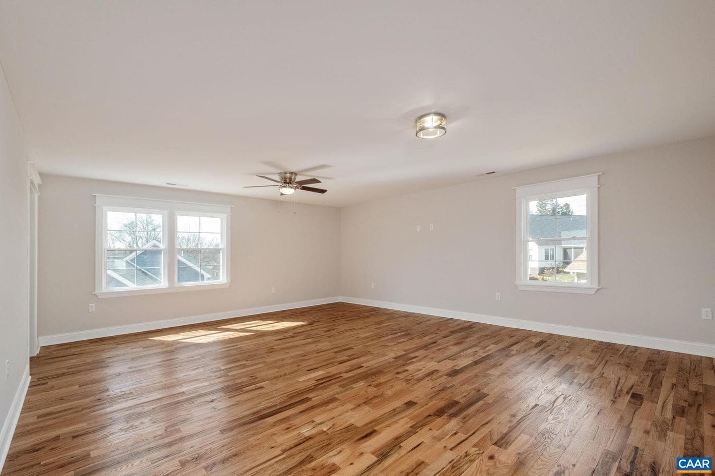 1004 High Point Ct photo 18