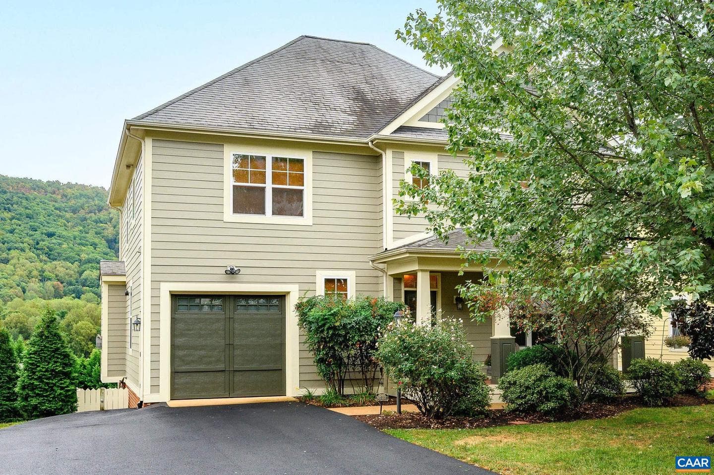 1124 Arden Dr