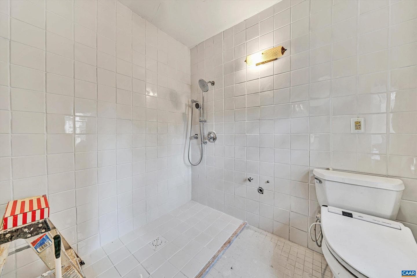 934 Commander Dr photo 27