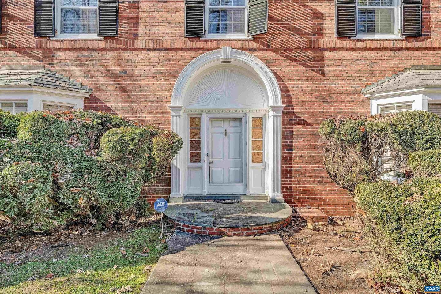 934 Commander Dr photo 5