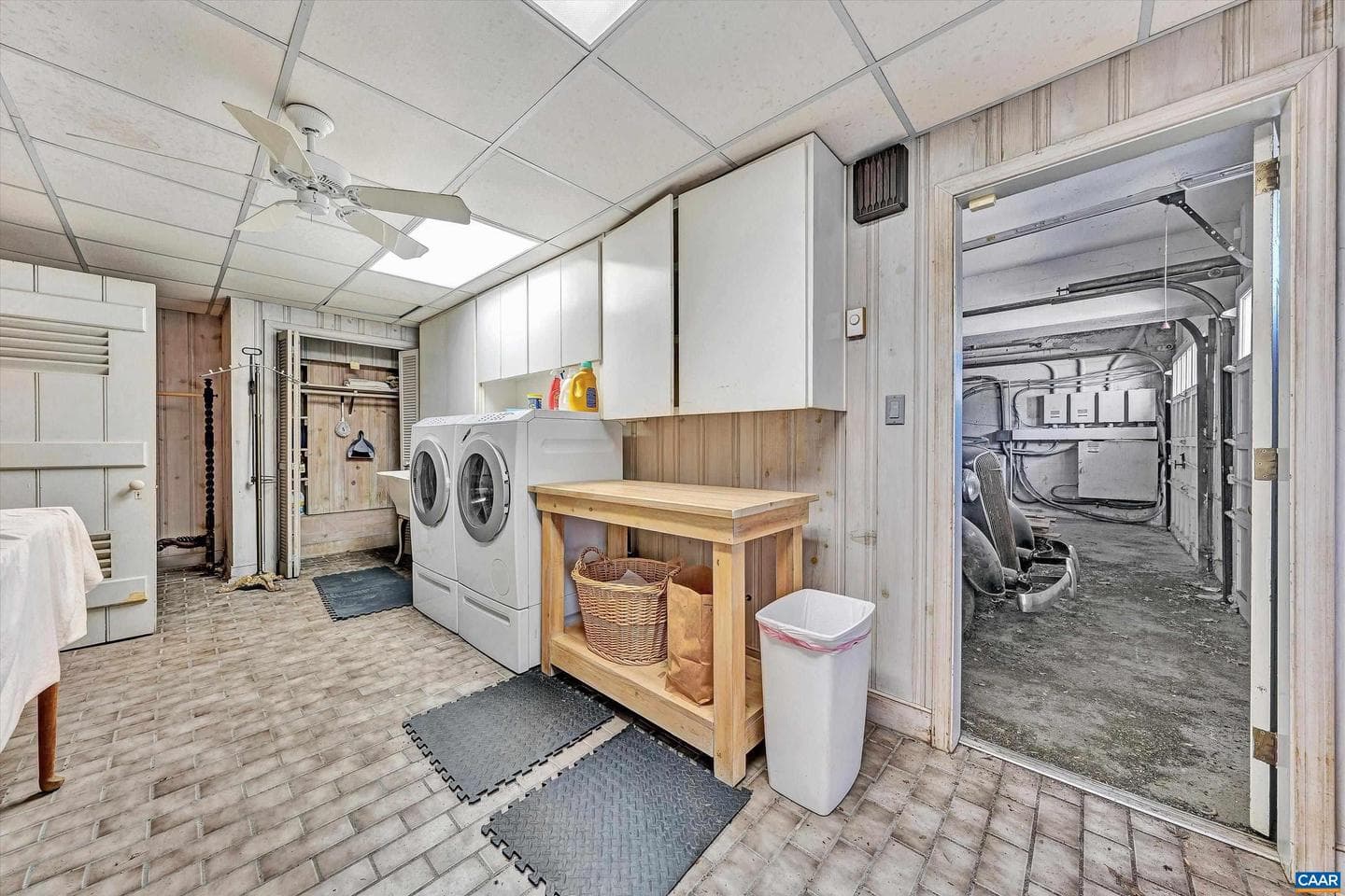 934 Commander Dr photo 52