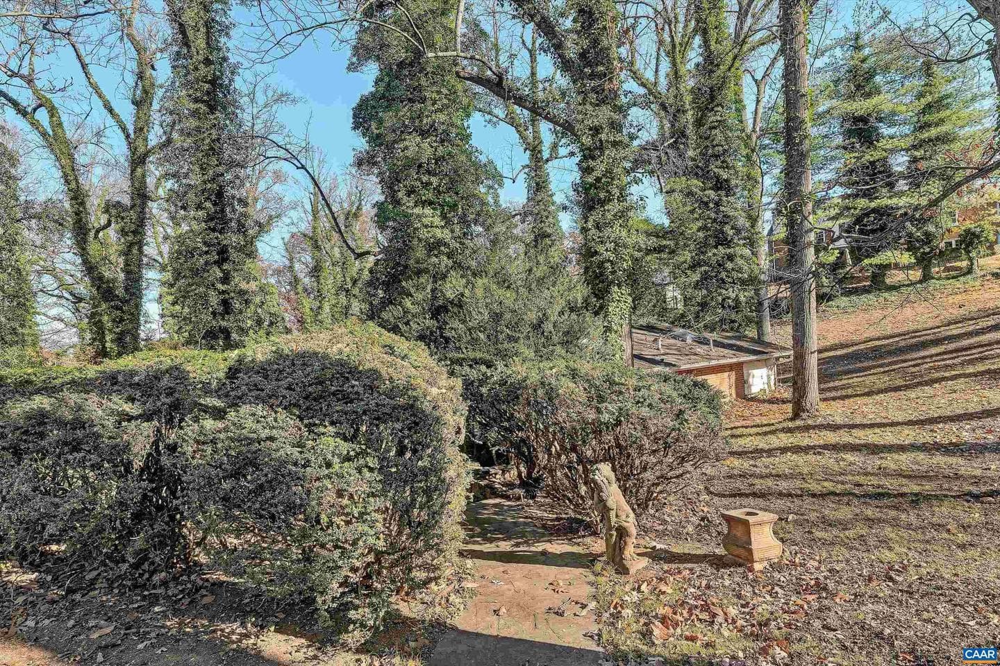 934 Commander Dr photo 73