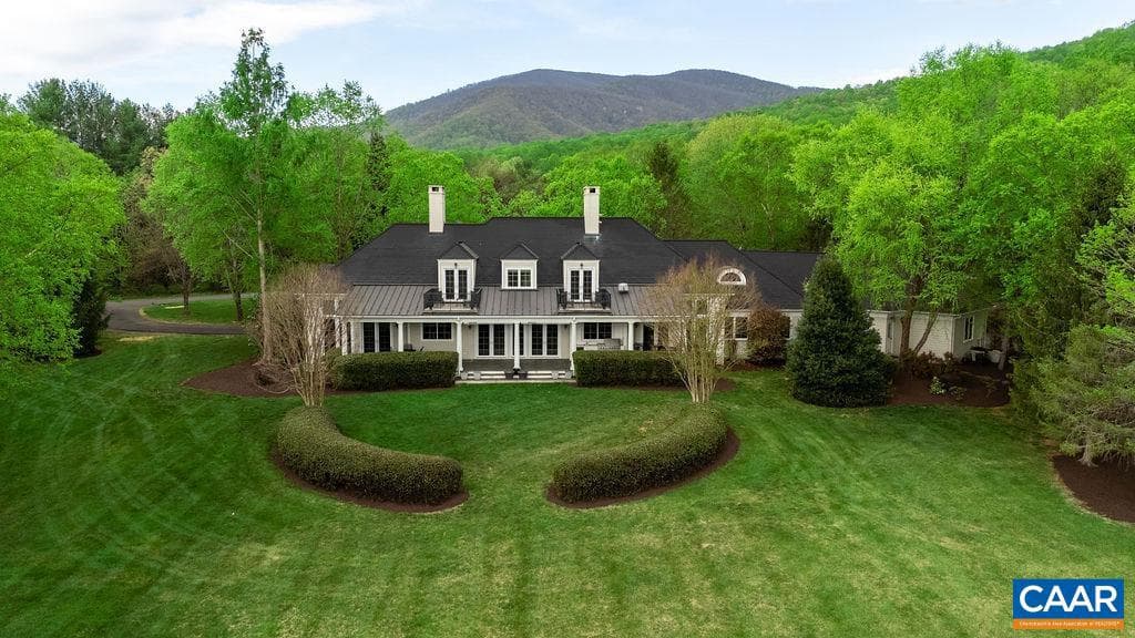 1310 Monocan Dr, Nellysford