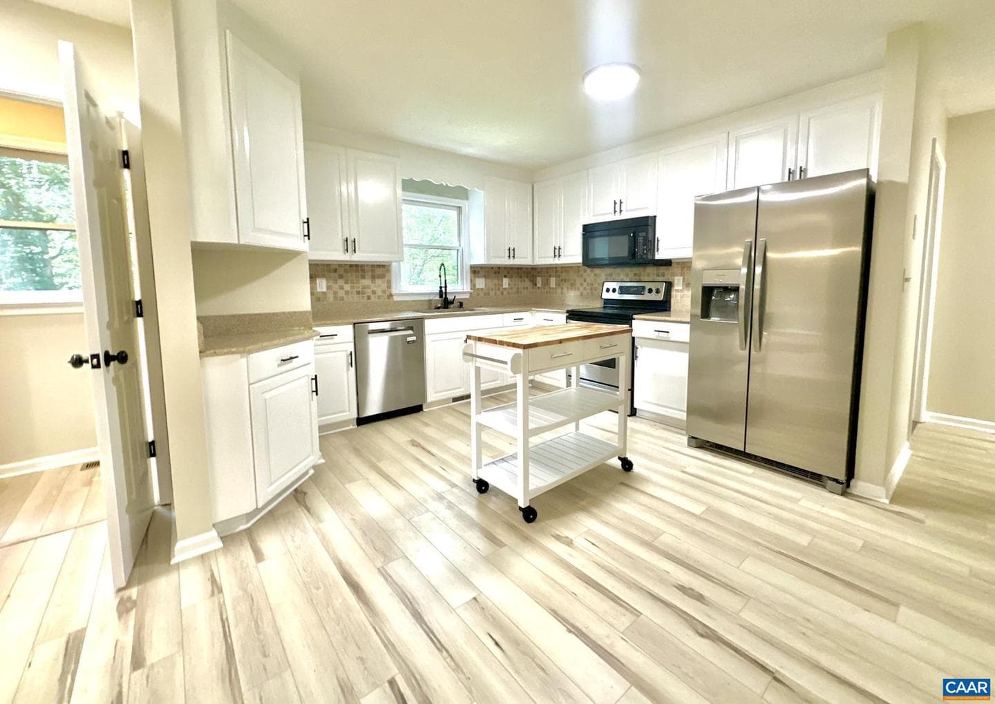 439 Deer Dr photo 16