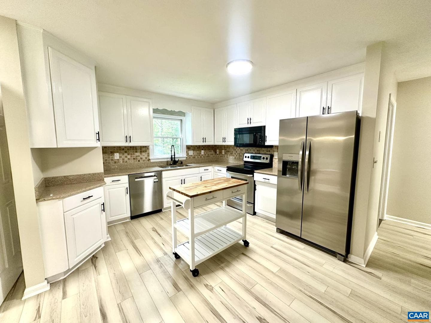 439 Deer Dr photo 17