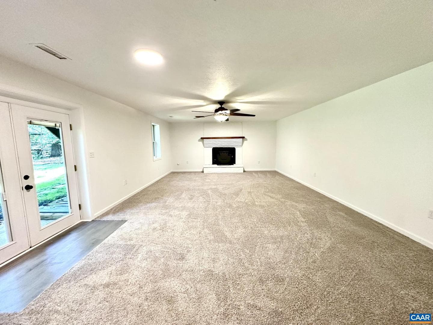 439 Deer Dr photo 32