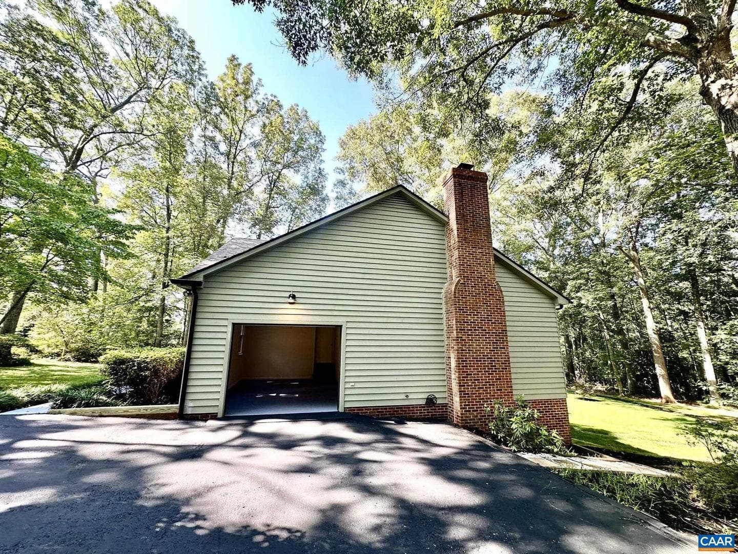 439 Deer Dr photo 5