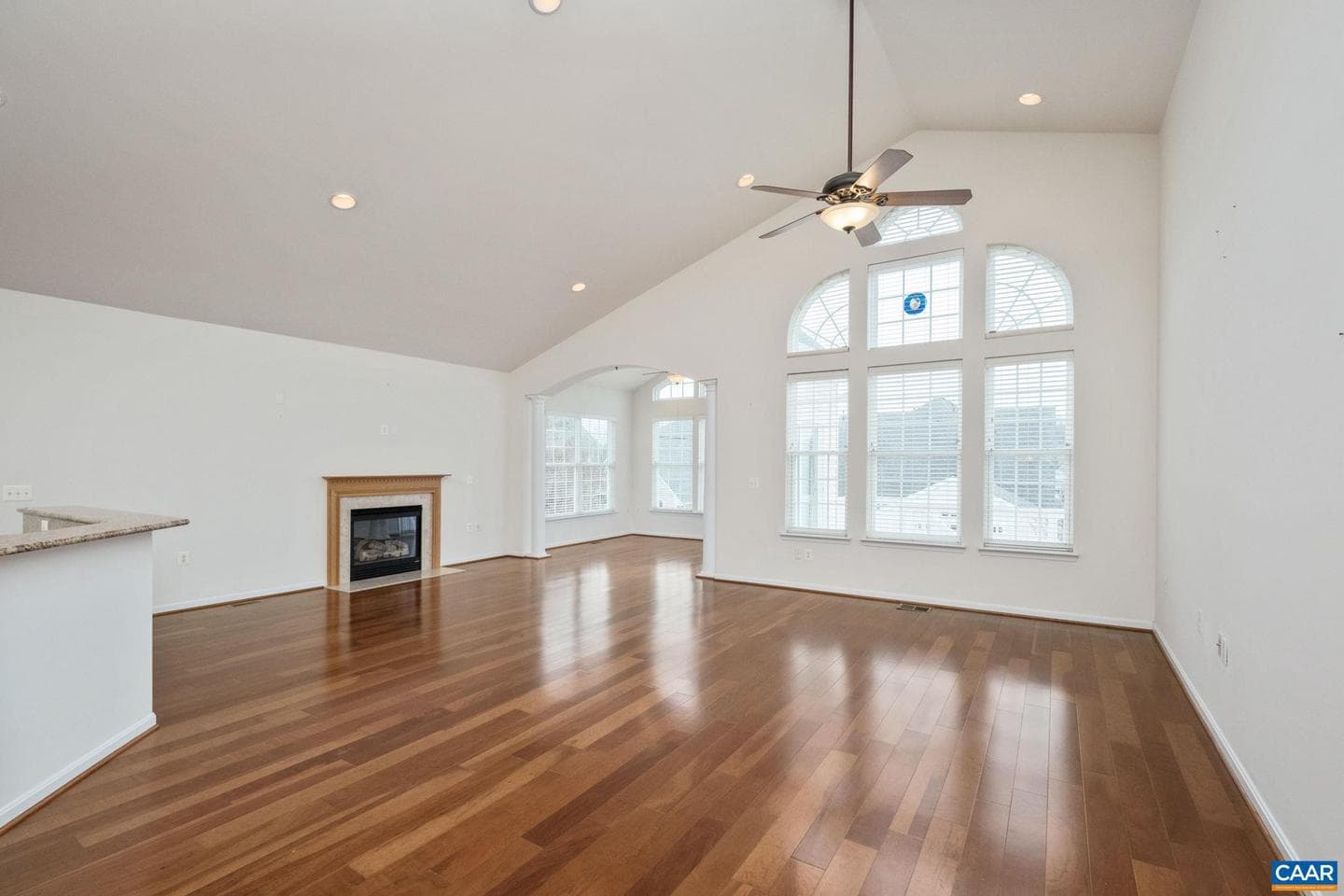 577 Four Seasons Dr photo 10