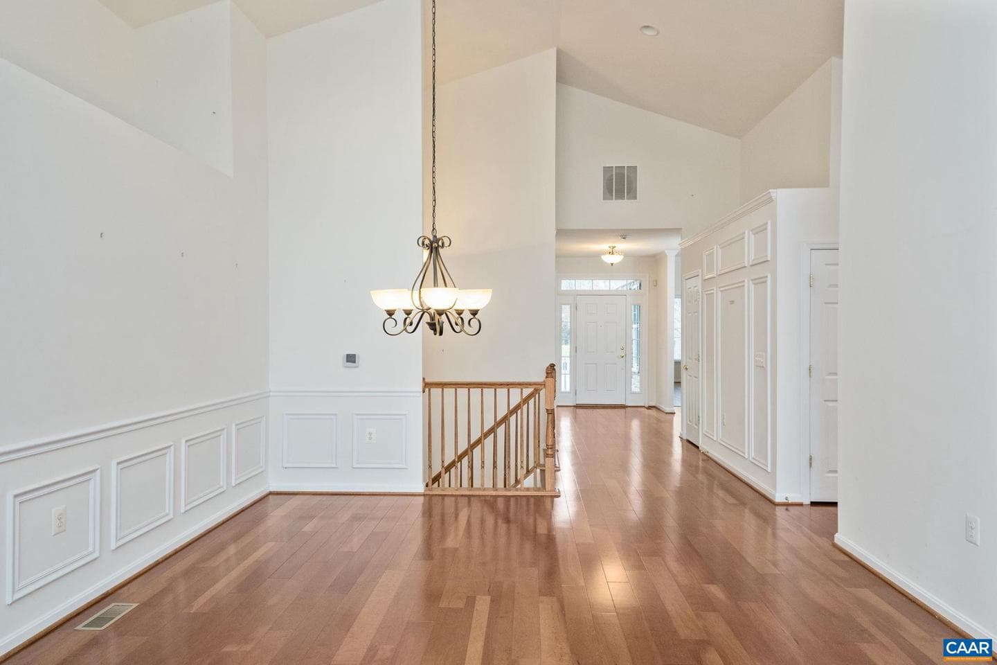 577 Four Seasons Dr photo 14