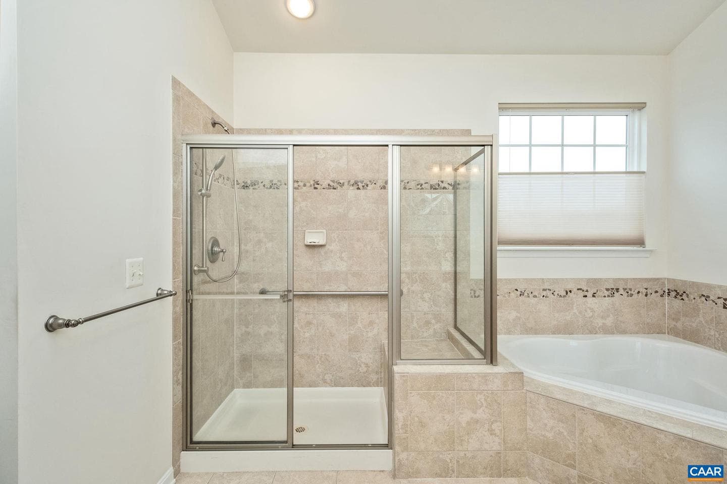 577 Four Seasons Dr photo 17