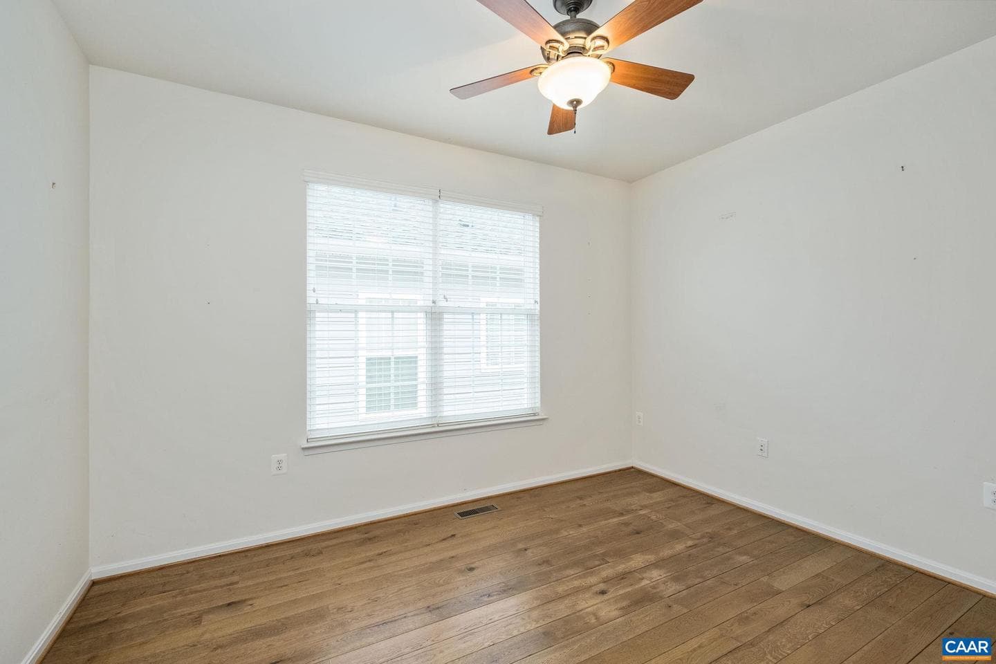 577 Four Seasons Dr photo 24