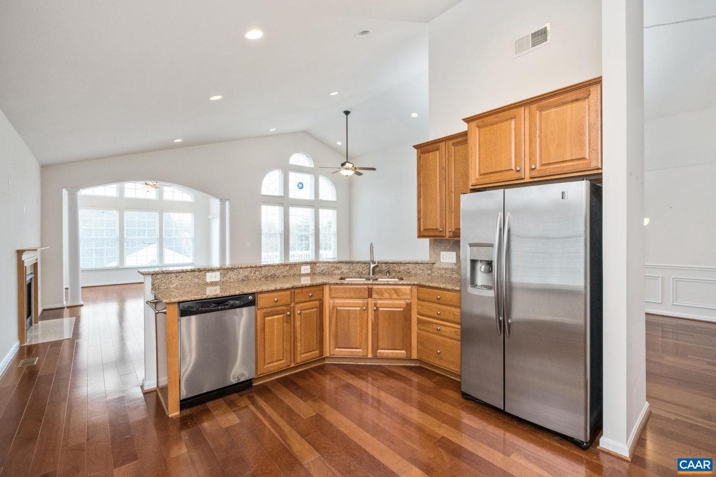 577 Four Seasons Dr photo 5