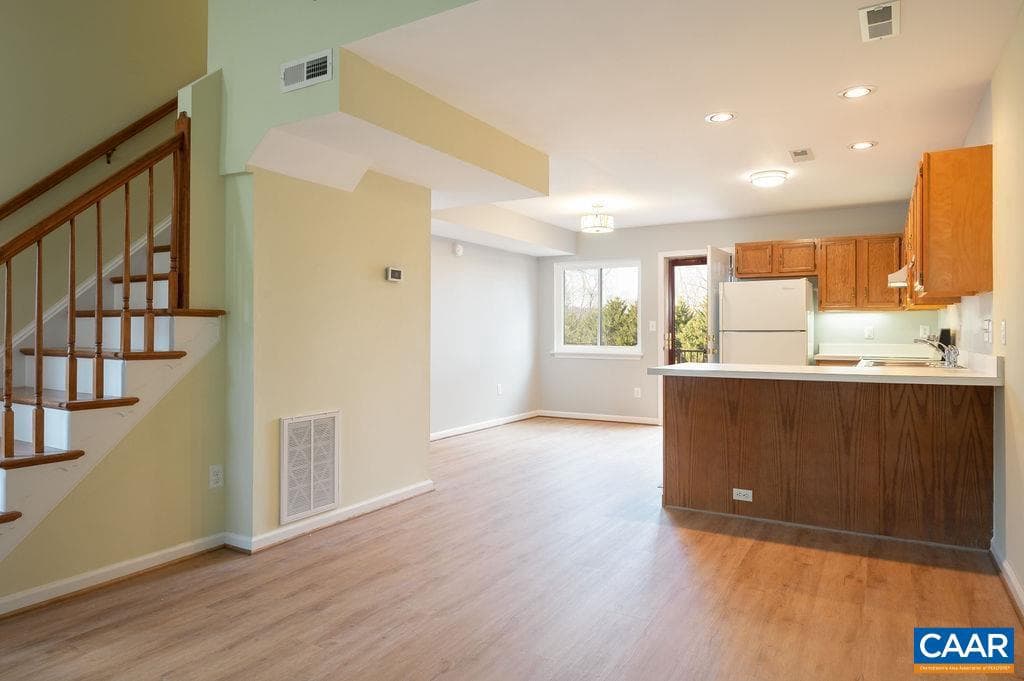1688 Royal Oak Ct photo 11