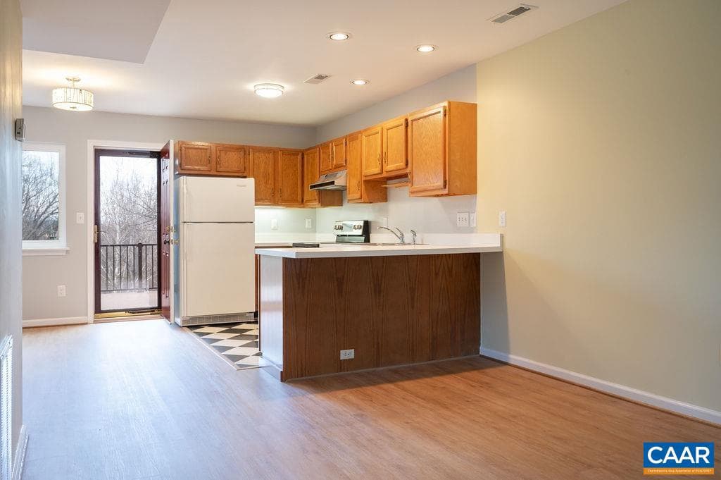 1688 Royal Oak Ct photo 13