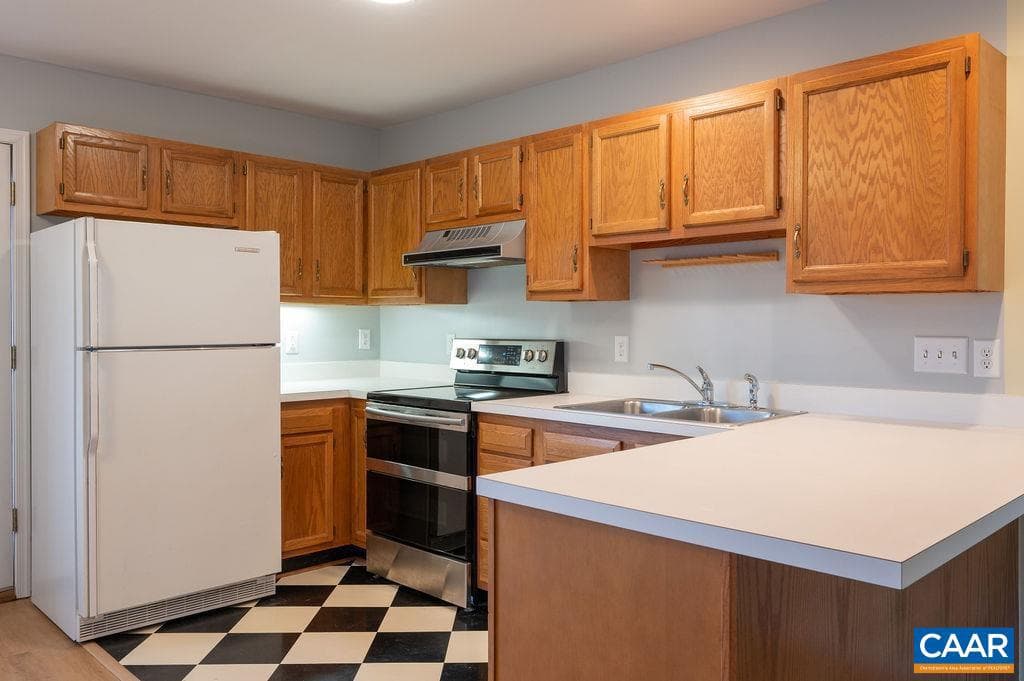 1688 Royal Oak Ct photo 15