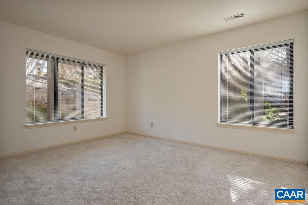 1688 Royal Oak Ct photo 18