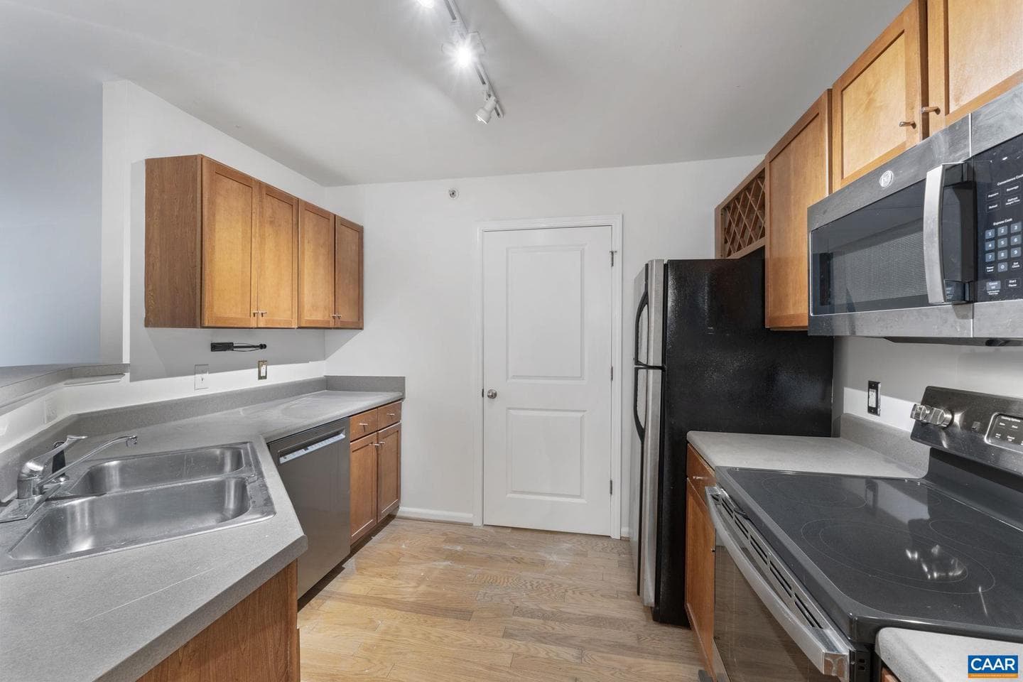 765 Walker Sq #1a photo 10