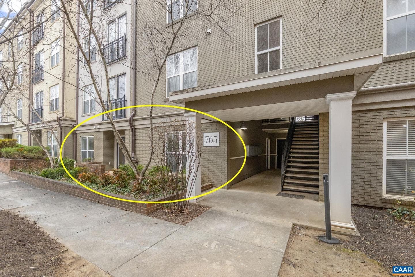 765 Walker Sq #1a photo 2