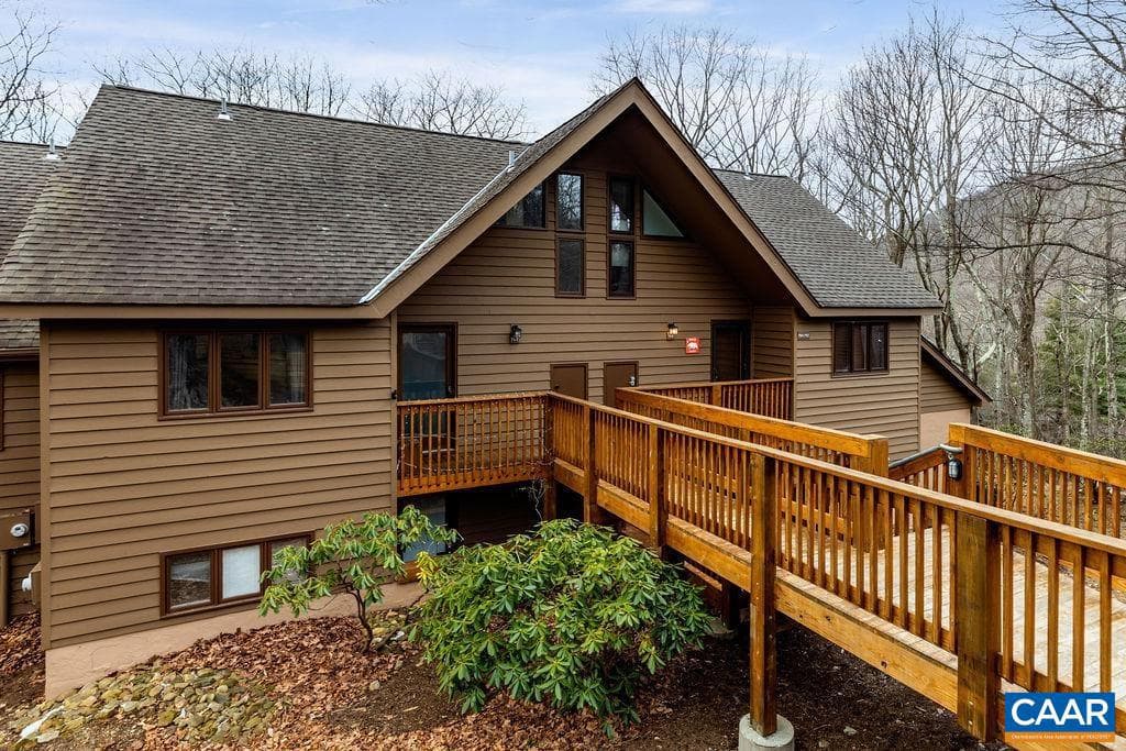 765 Laurelwood Condos