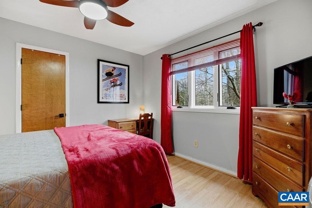 765 Laurelwood Condos photo 11