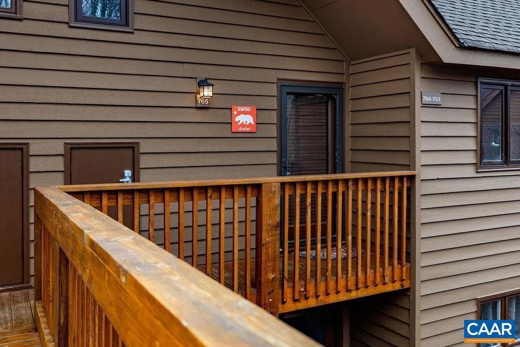 765 Laurelwood Condos photo 2