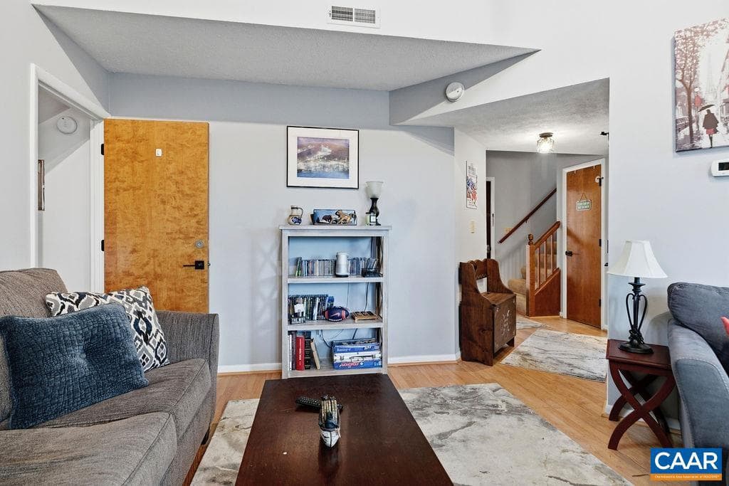 765 Laurelwood Condos photo 7