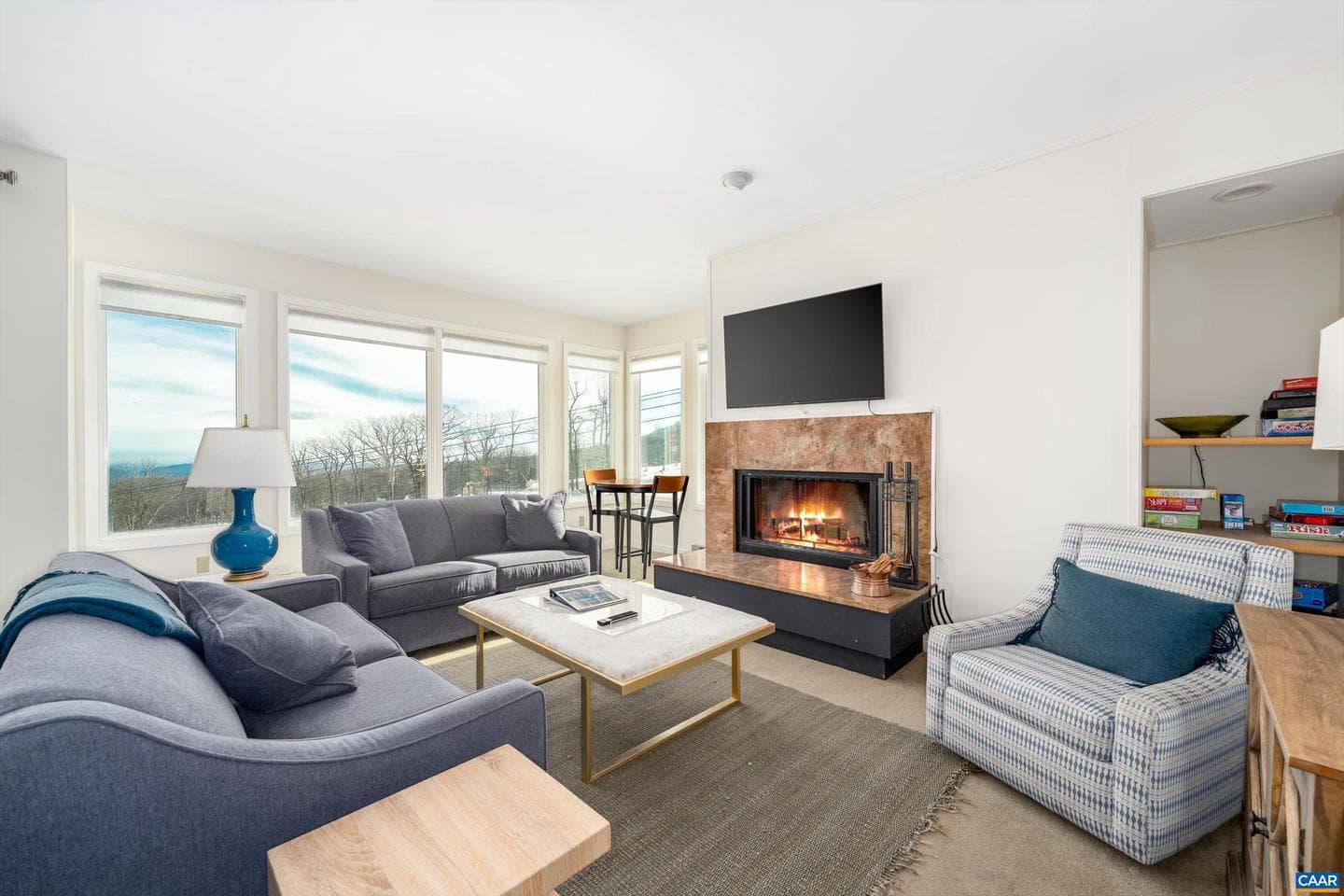 921 Diamond Hill Condos photo 3