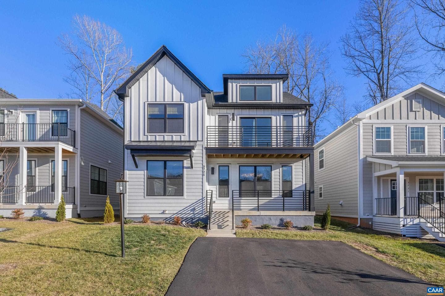 3725 Paradise Park Ln photo 2