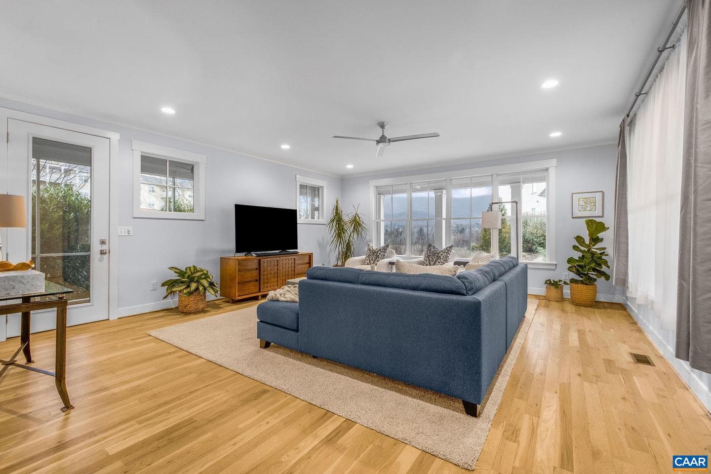 3535 Rowcross St photo 10