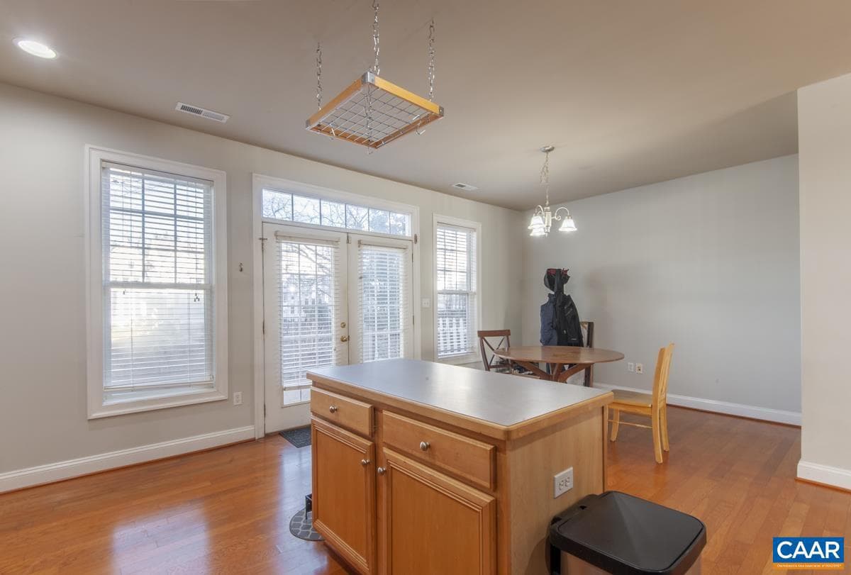 1140 Edmond Ct photo 10