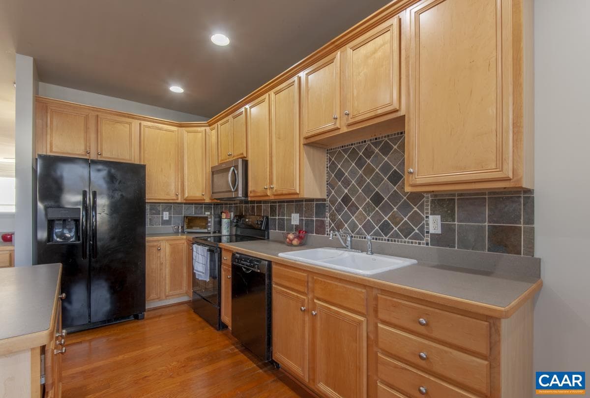 1140 Edmond Ct photo 14