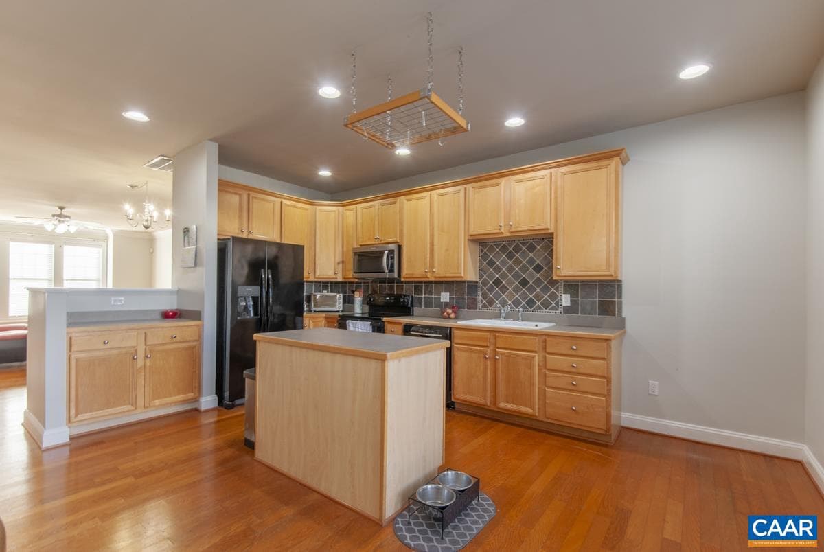 1140 Edmond Ct photo 8