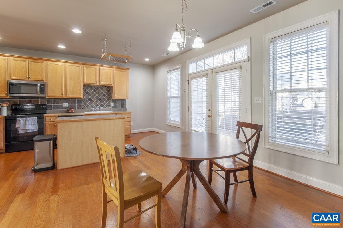 1140 Edmond Ct photo 9