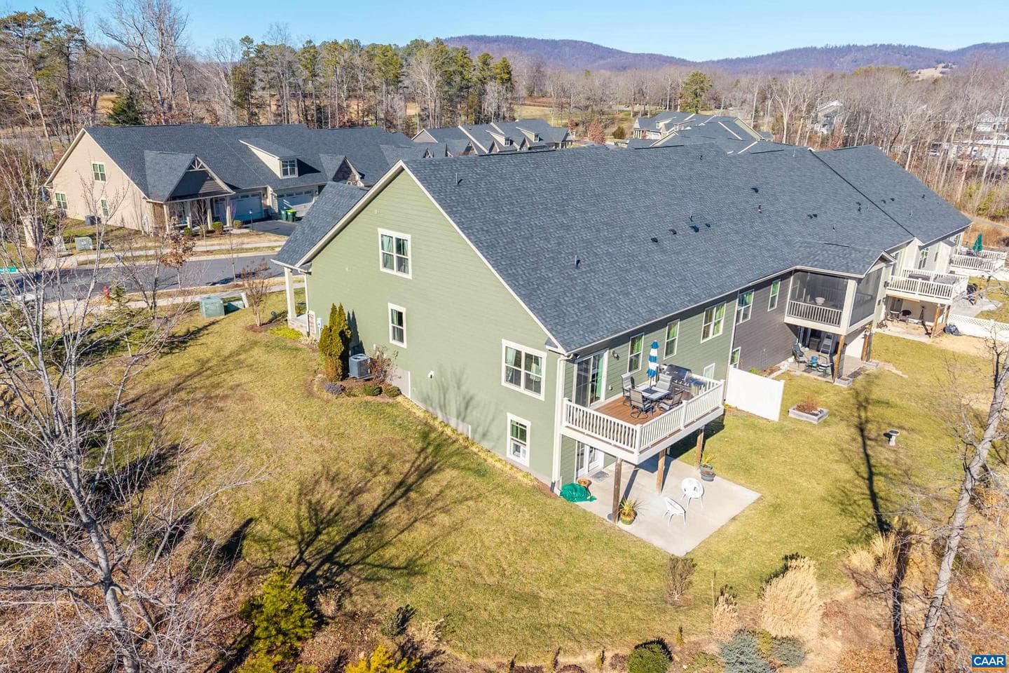 393 Winding Rd photo 6