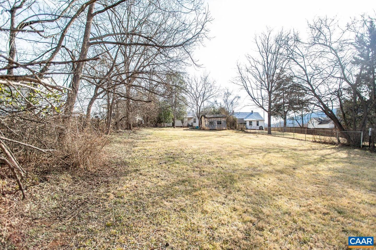 611 Rives St photo 11
