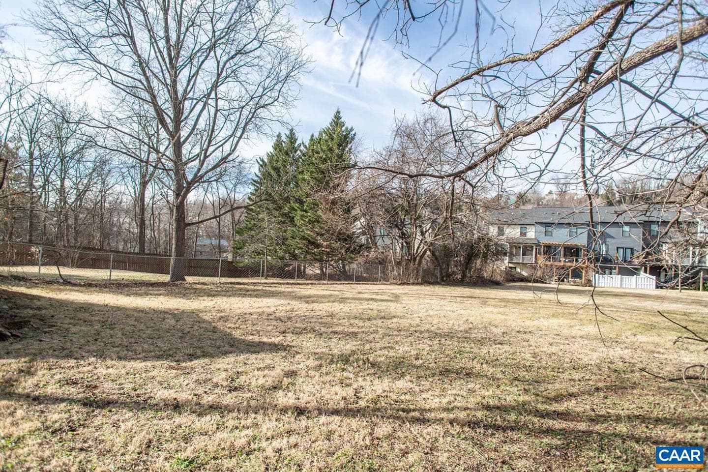 611 Rives St photo 13
