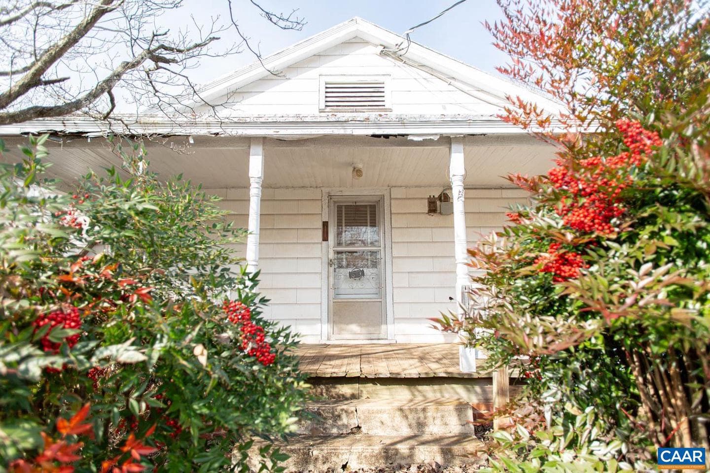 611 Rives St photo 18