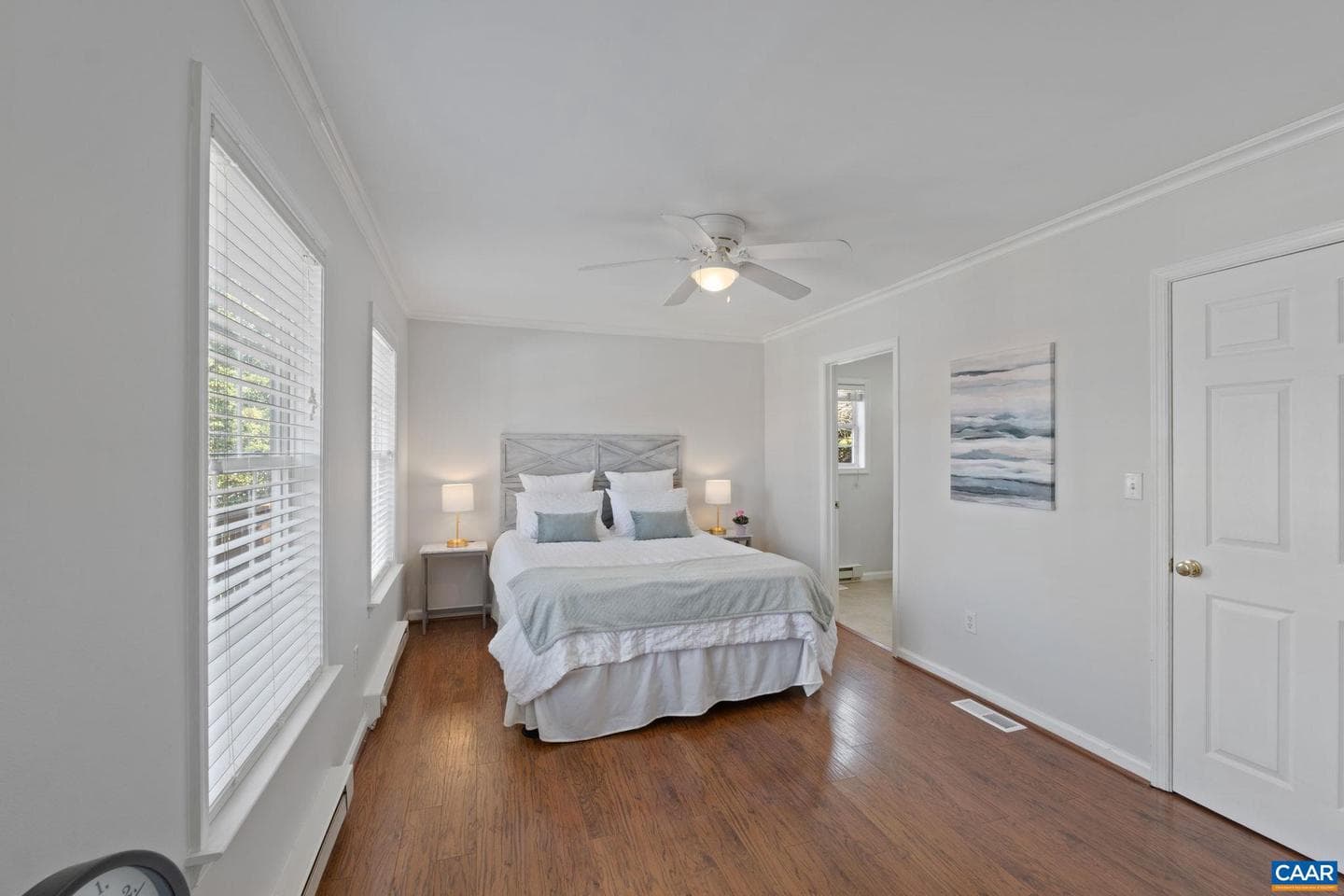 1007 Montrose Ave photo 14