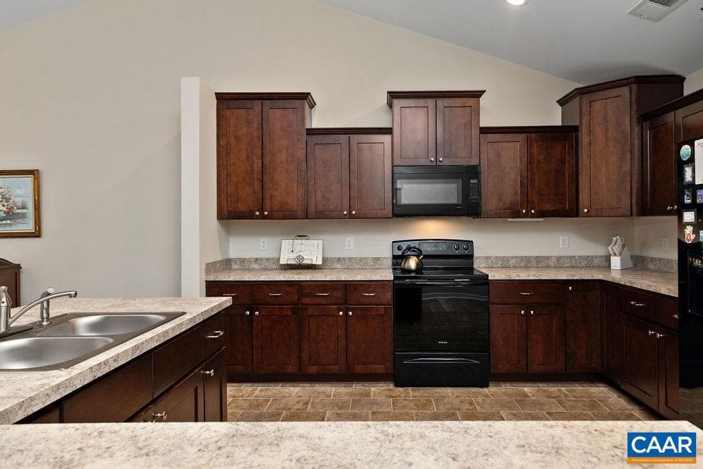 147 W Stratford Pl photo 12