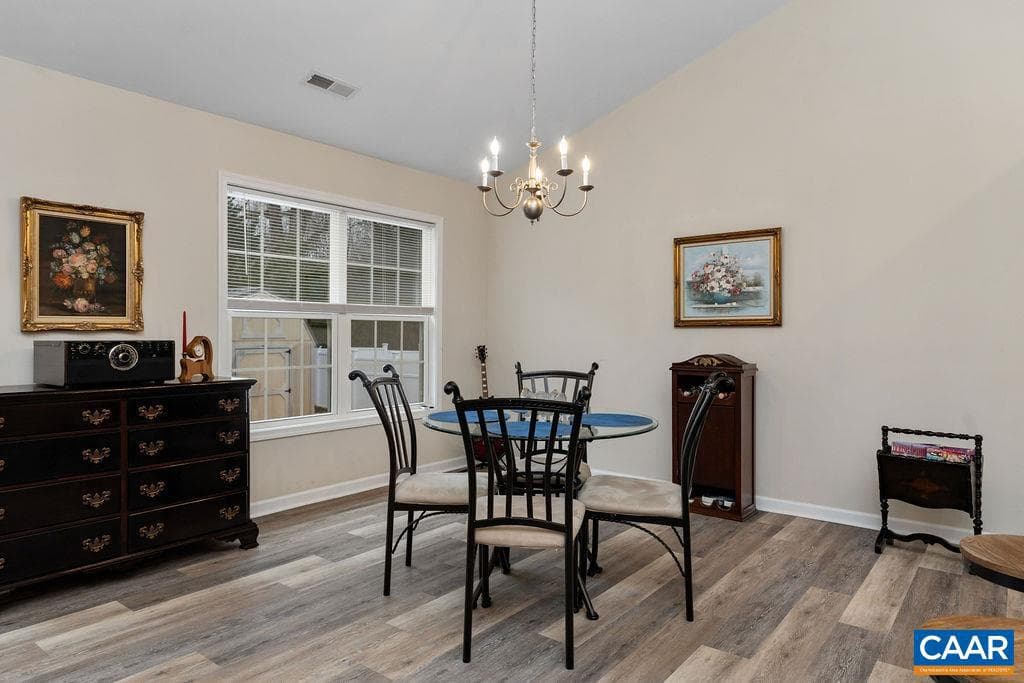 147 W Stratford Pl photo 13
