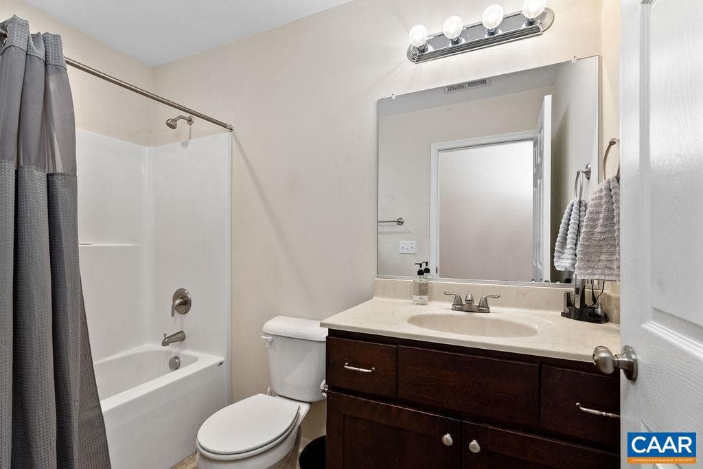 147 W Stratford Pl photo 25