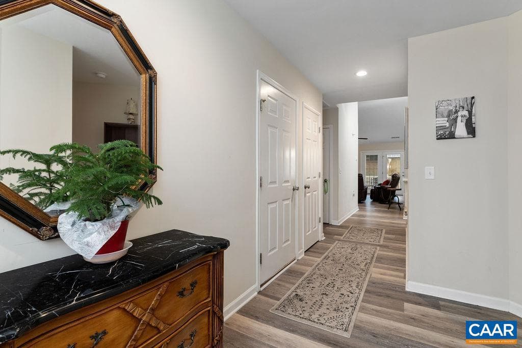 147 W Stratford Pl photo 6