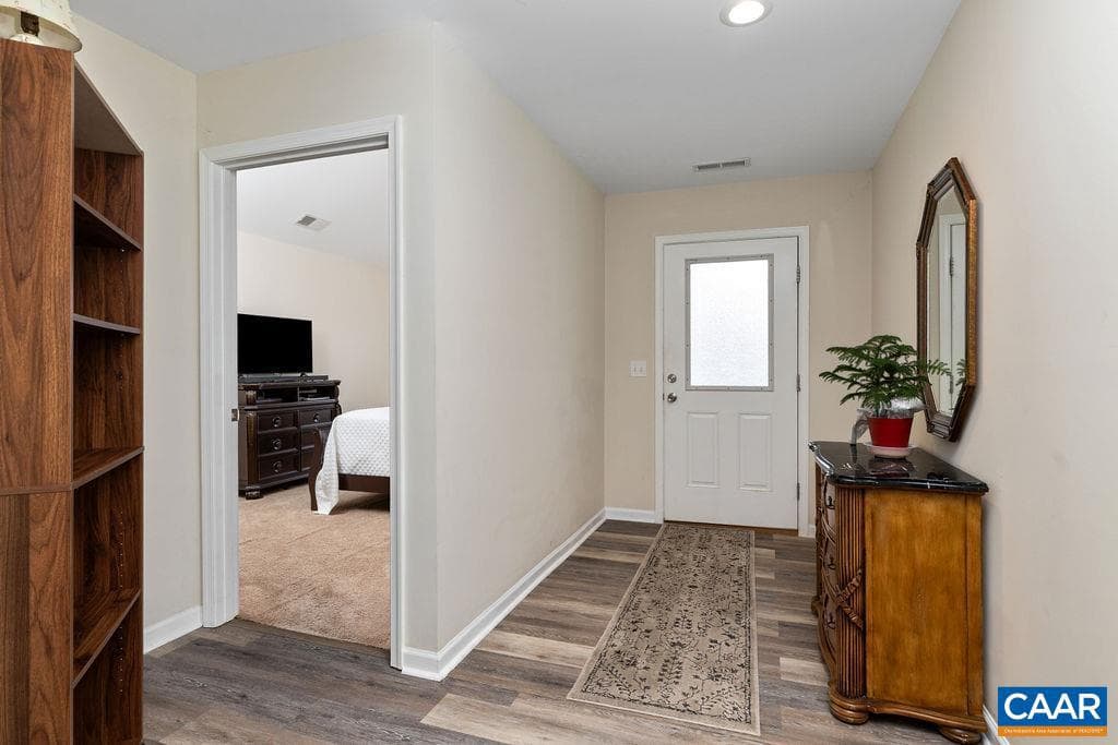 147 W Stratford Pl photo 7