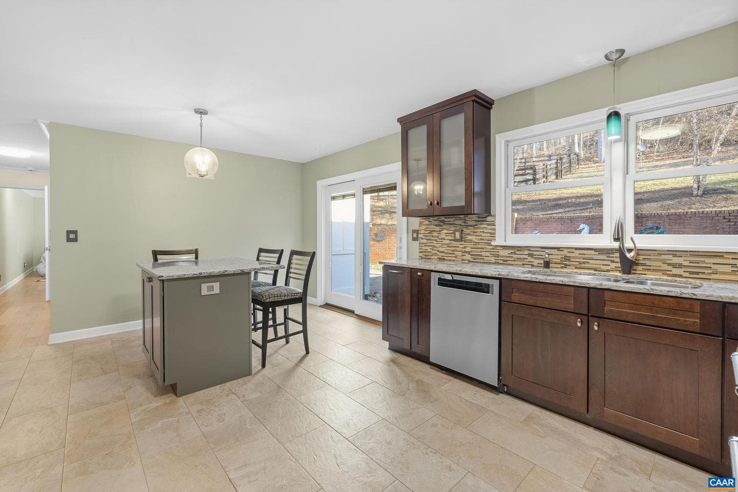 450 David Rd photo 7