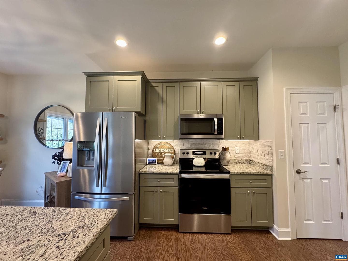 189 Windsor Dr photo 14