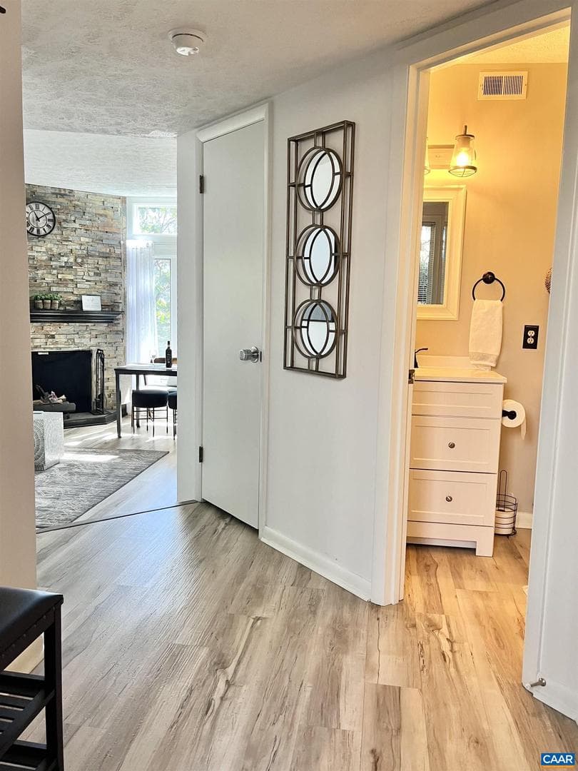 476 Three Ridges Condos photo 10