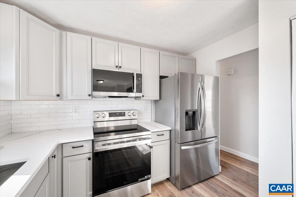 241 Fairlane Dr photo 12
