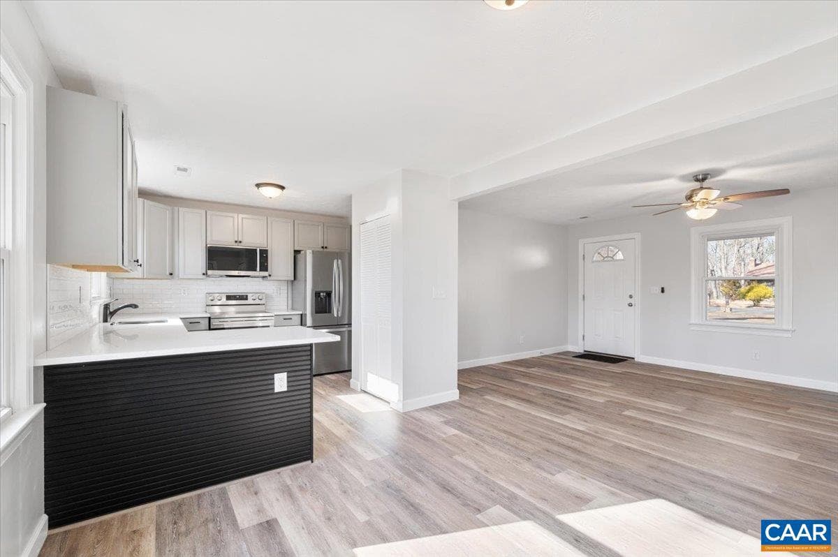 241 Fairlane Dr photo 6