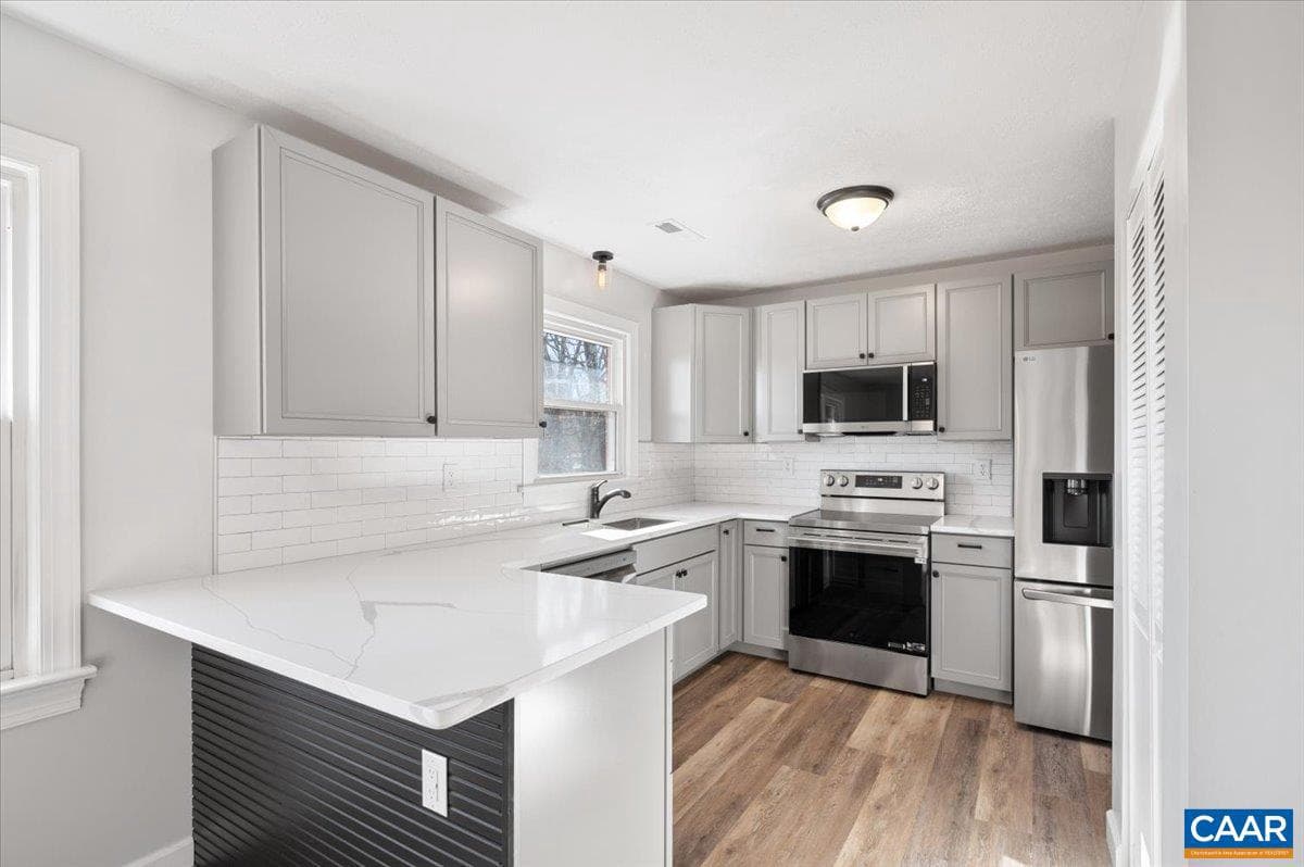 241 Fairlane Dr photo 9